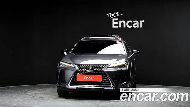 Lexus UX 2023