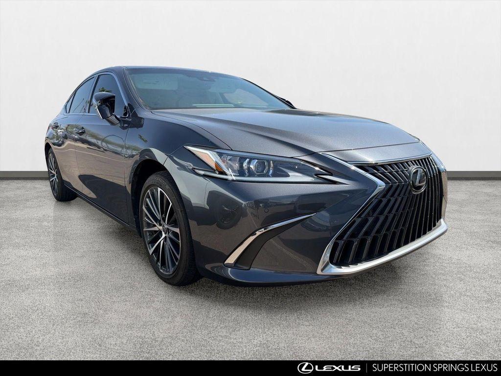 Lexus ES 2025