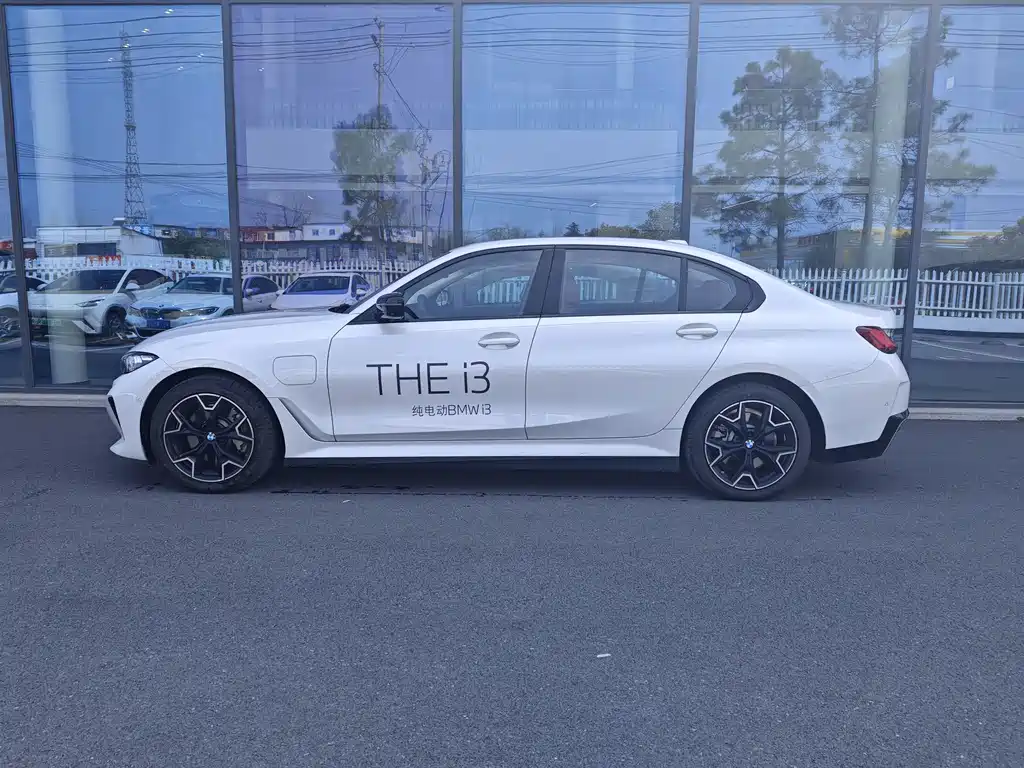 BMW i3 2024