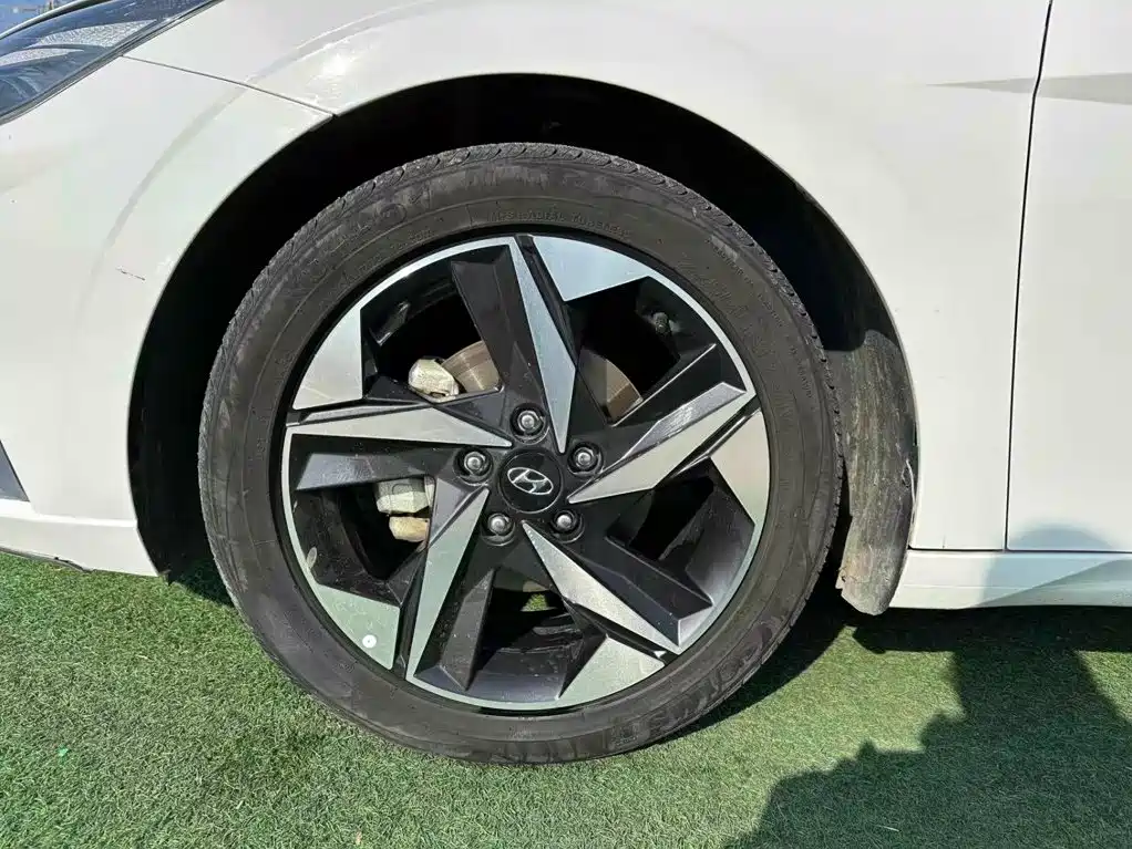 Hyundai Elantra 2022