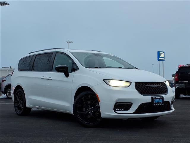 Chrysler Pacifica 2023