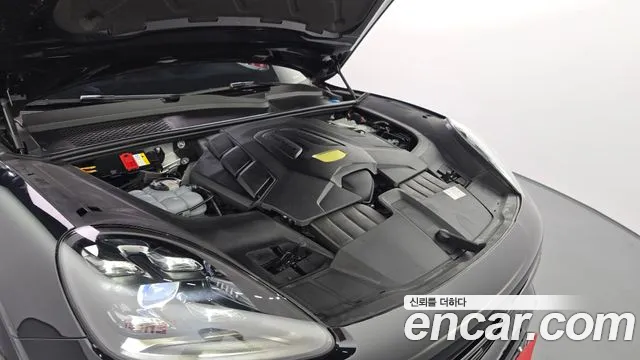 Porsche Cayenne 2021