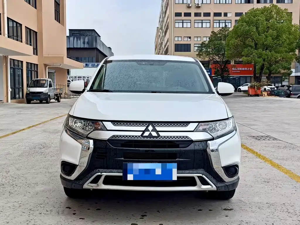 Mitsubishi Outlander 2021