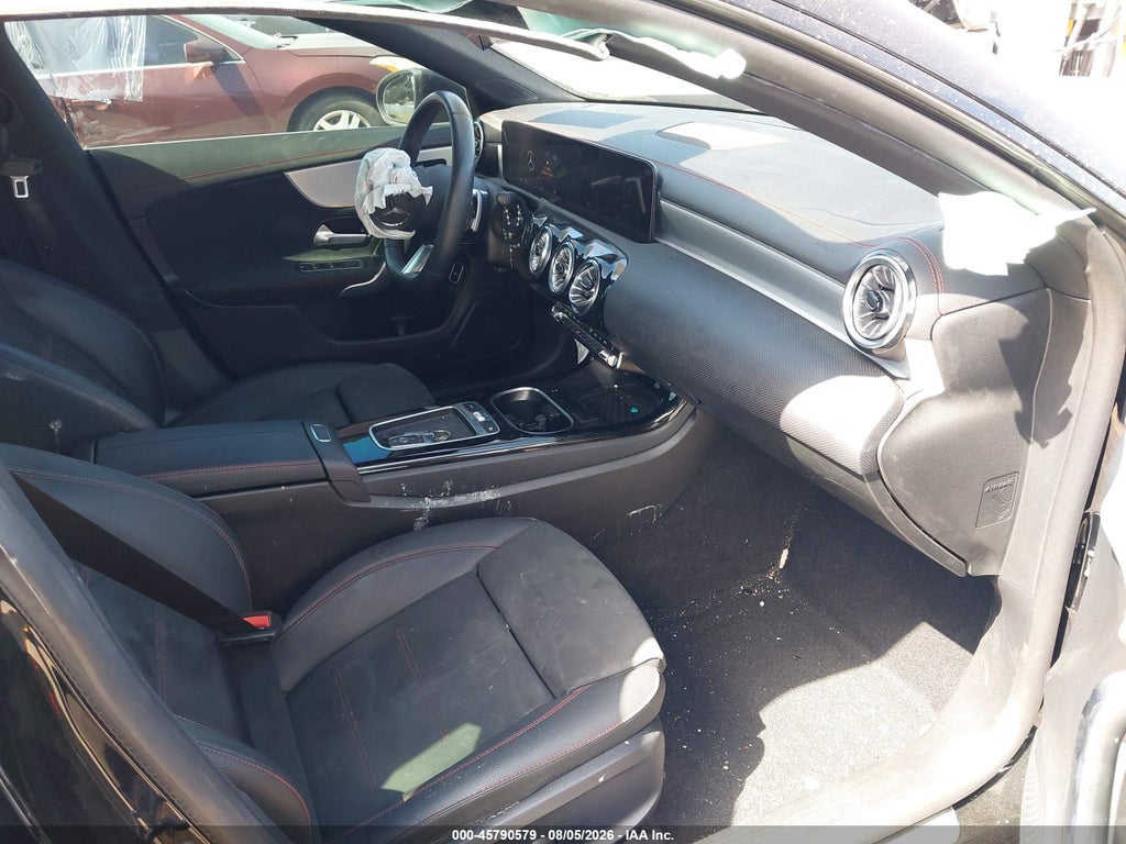 Mercedes-Benz CLA 2025