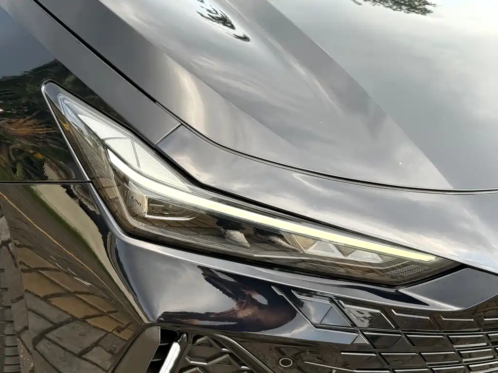 Changan UNI-V 2022