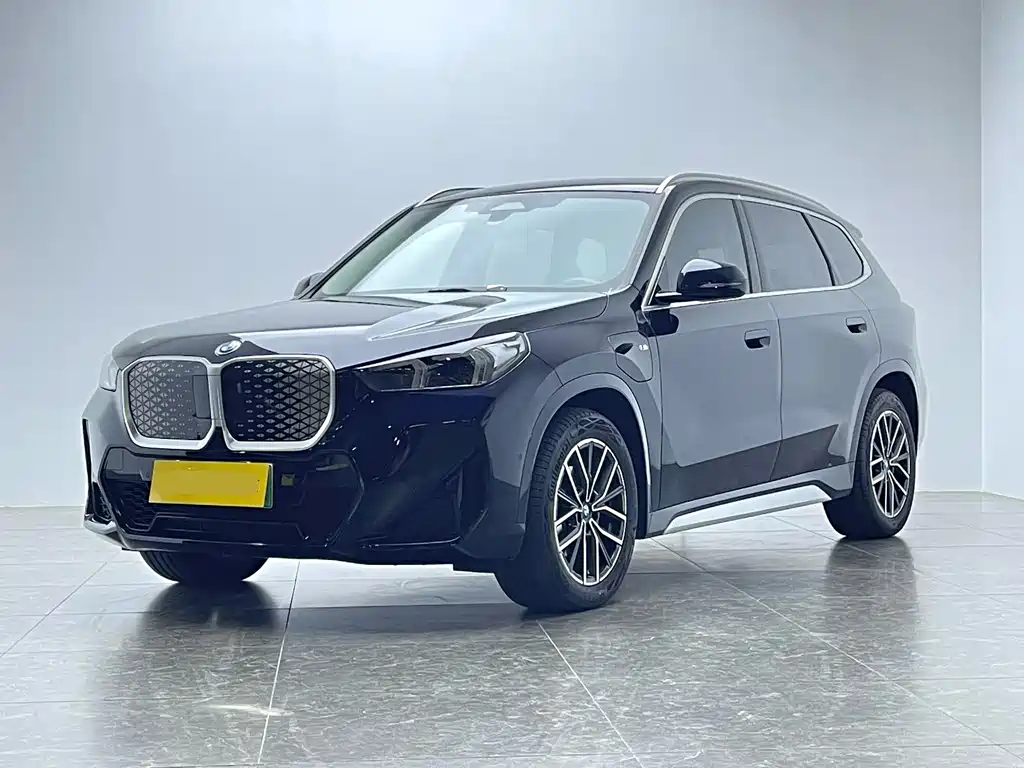 BMW iX1 2024