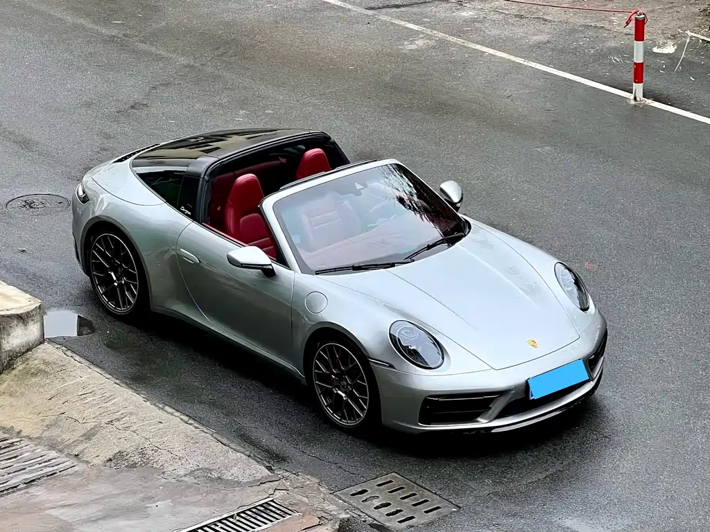 Porsche 911 2023