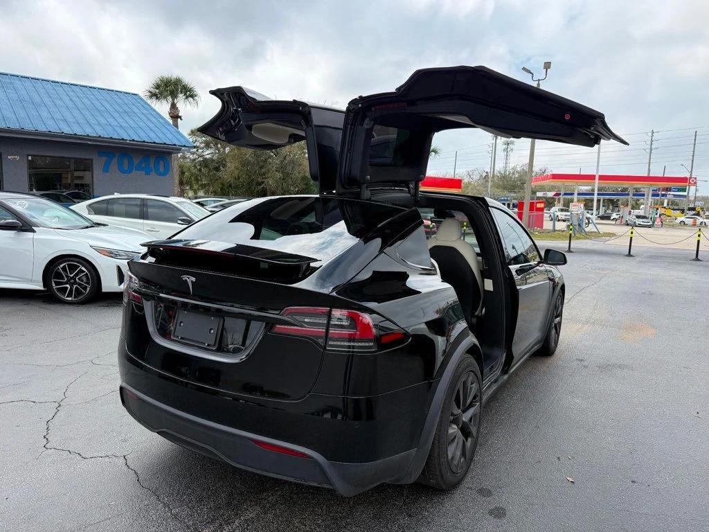 Tesla Model X 2023