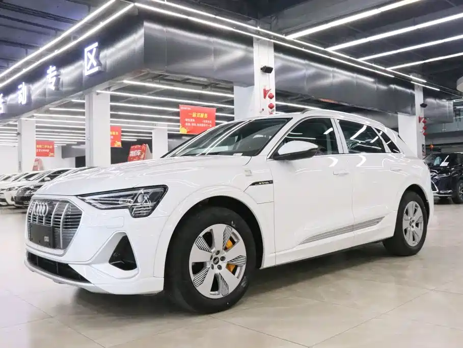Audi e-tron 2025
