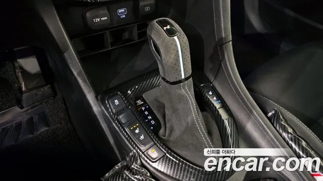 Hyundai Veloster 2021