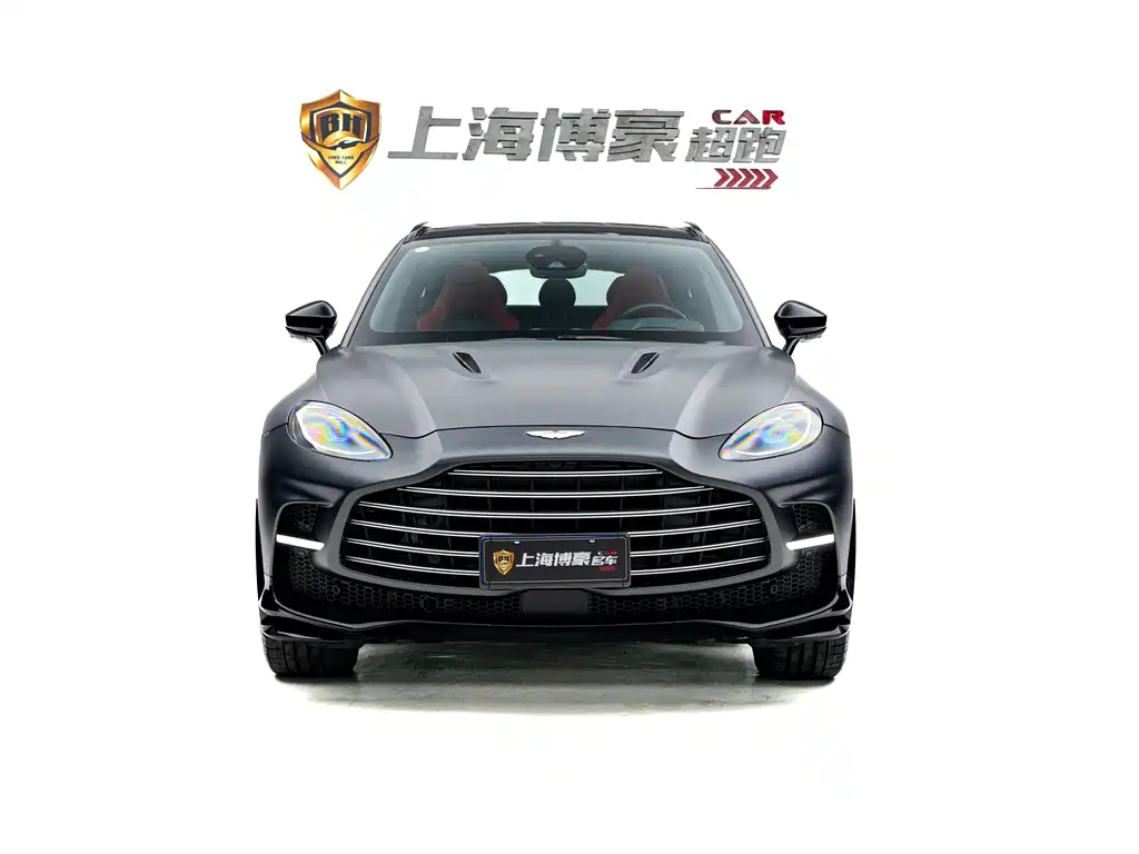 Aston Martin DBX 2025