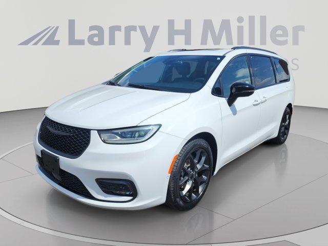 Chrysler Pacifica 2023