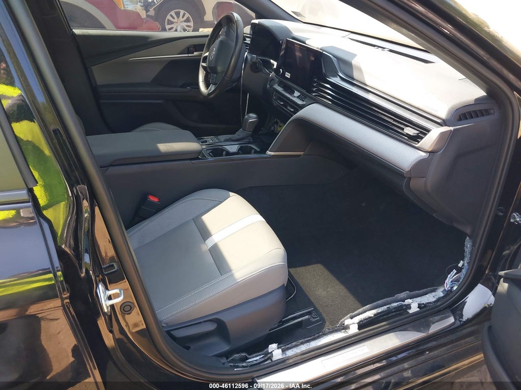 Toyota Camry 2025