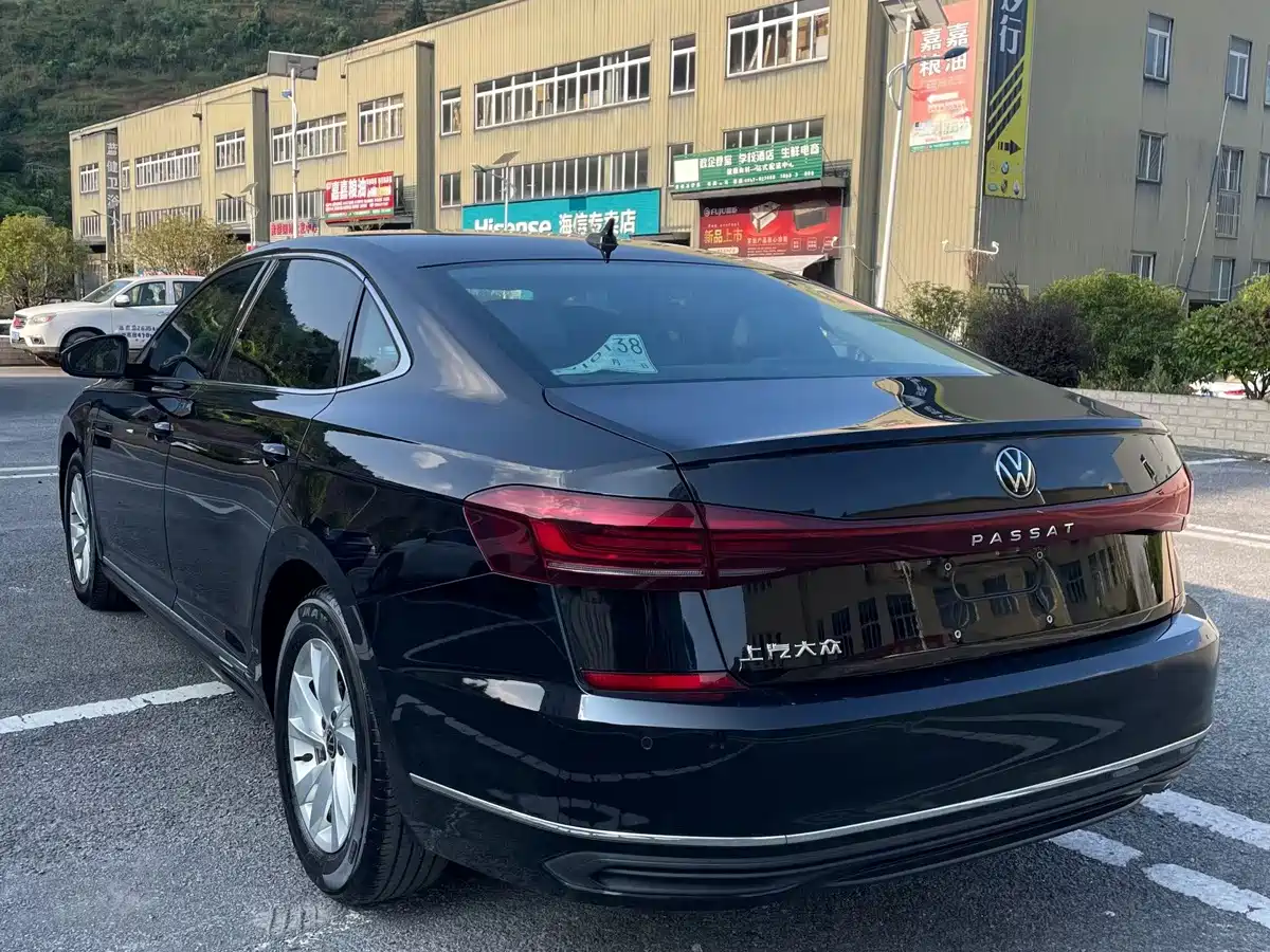 Volkswagen Passat 2025