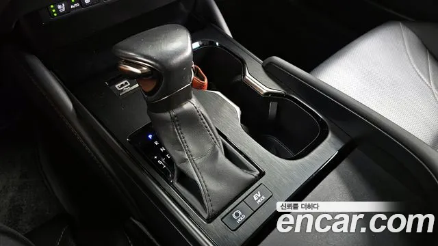 Lexus ES 2022