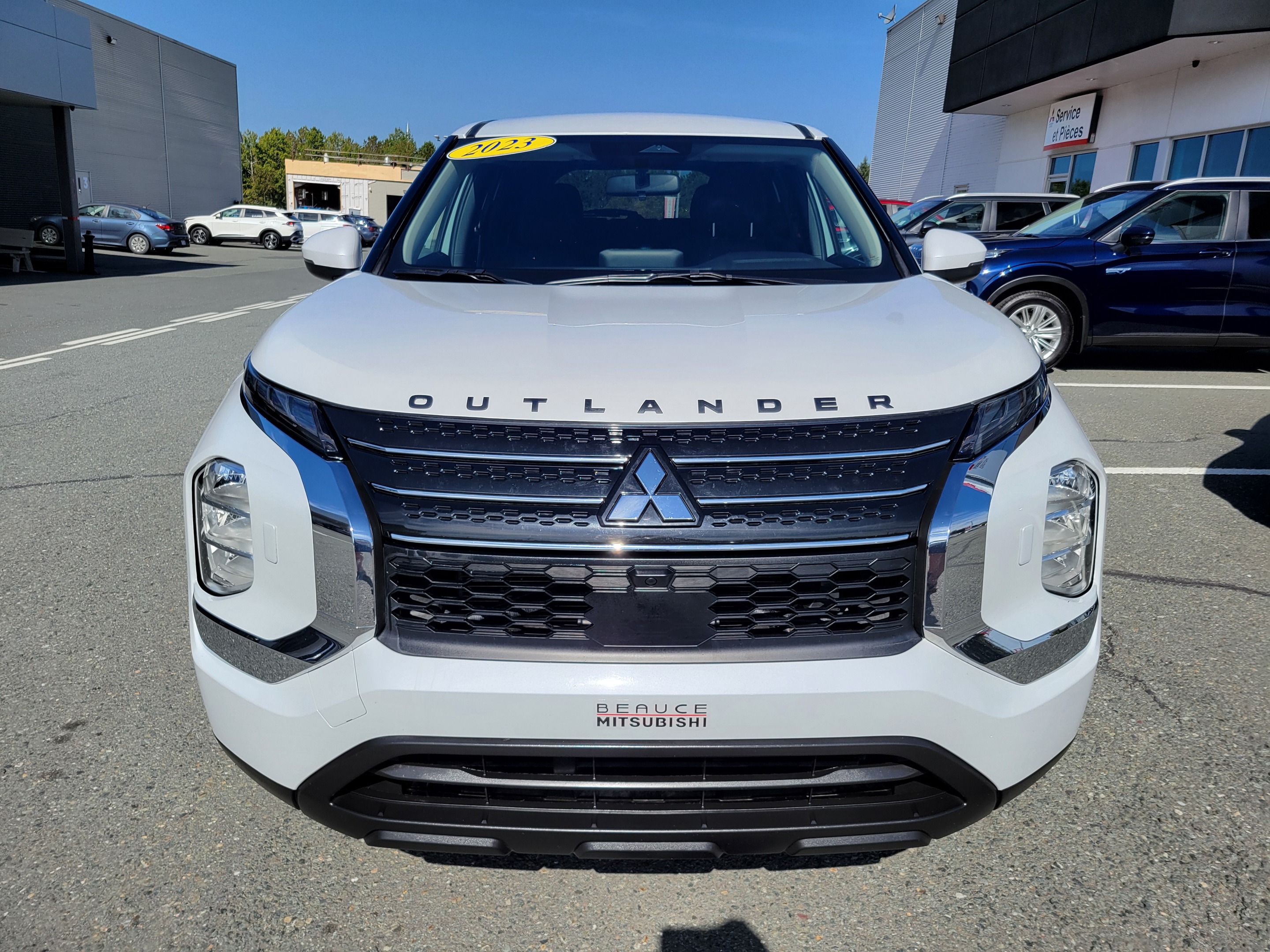Mitsubishi Outlander 2023