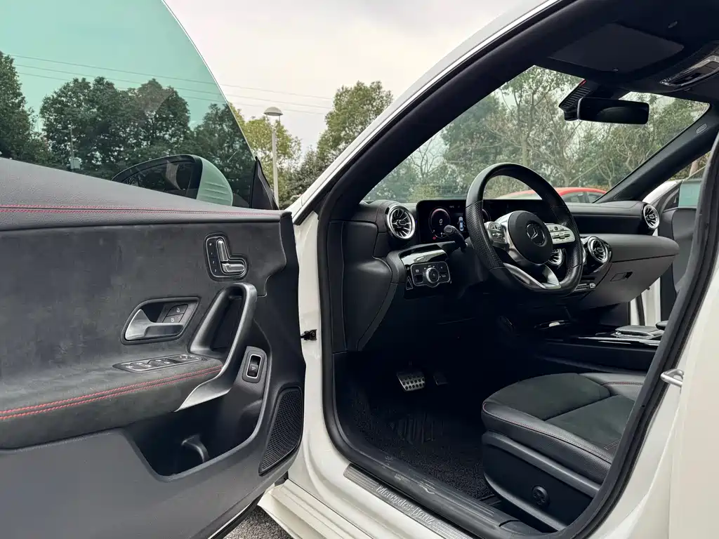 Mercedes-Benz CLA 2021