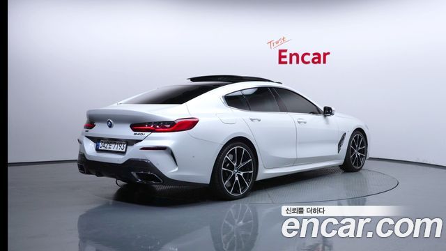 BMW 8 серии 2022