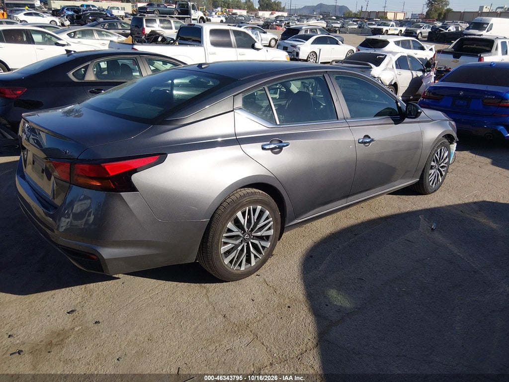 Nissan Altima 2024