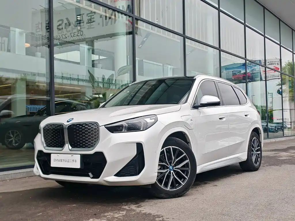 BMW iX1 2024