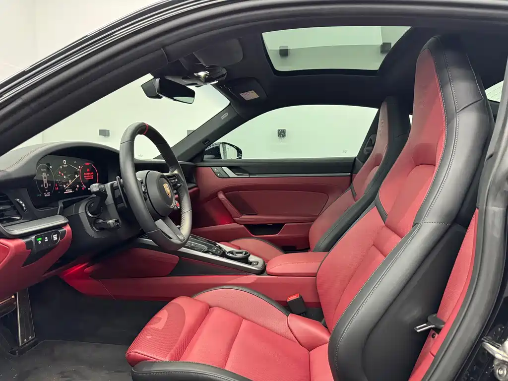 Porsche 911 2025