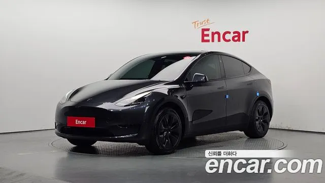 Tesla Model Y 2024