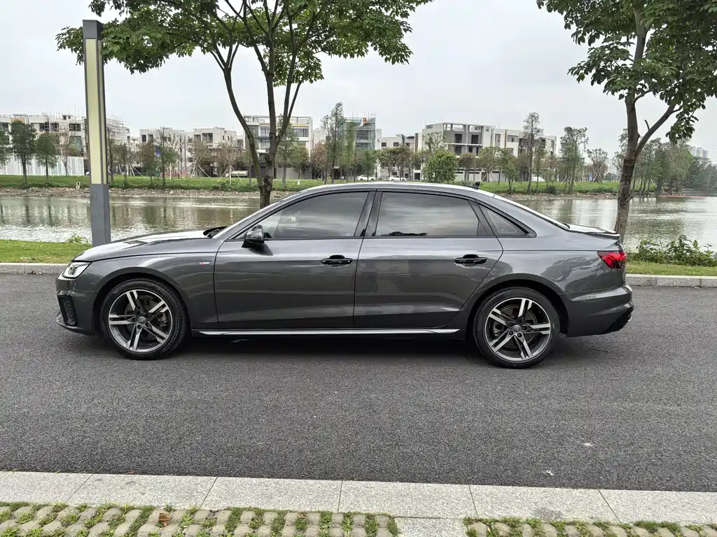 Audi A4 2021
