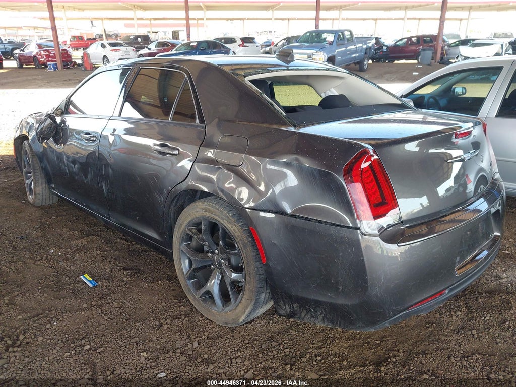 Chrysler 300 2023