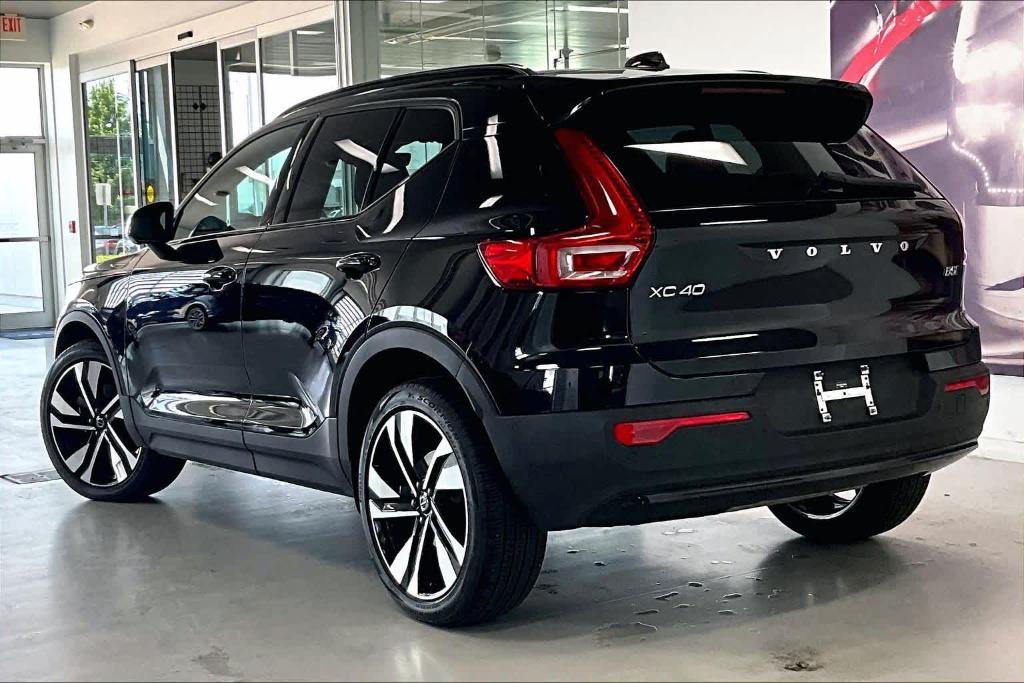 Volvo XC40 2025