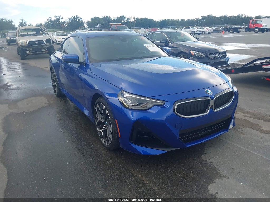 BMW 230 2025