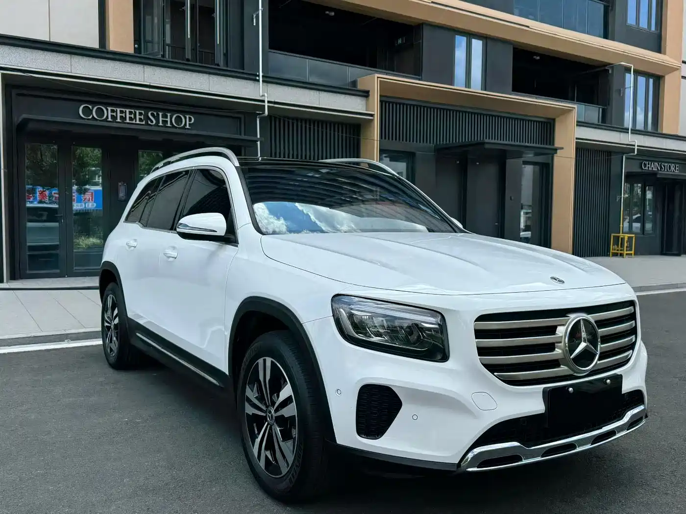 Mercedes-Benz GLB 2023