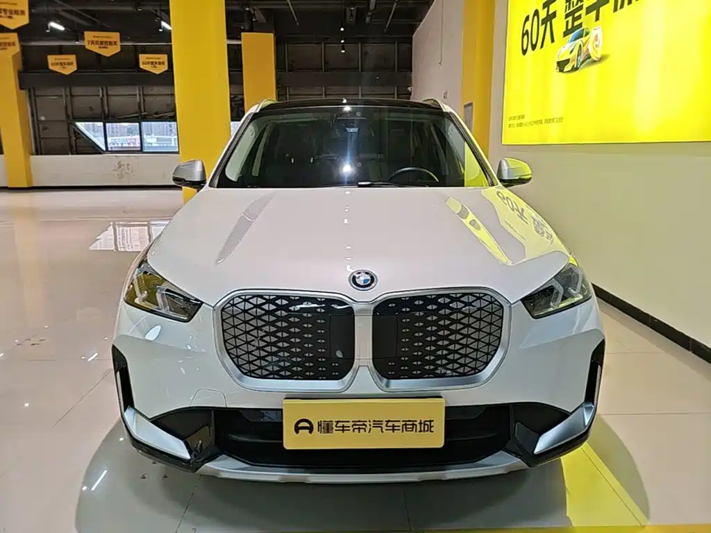 BMW iX1 2024