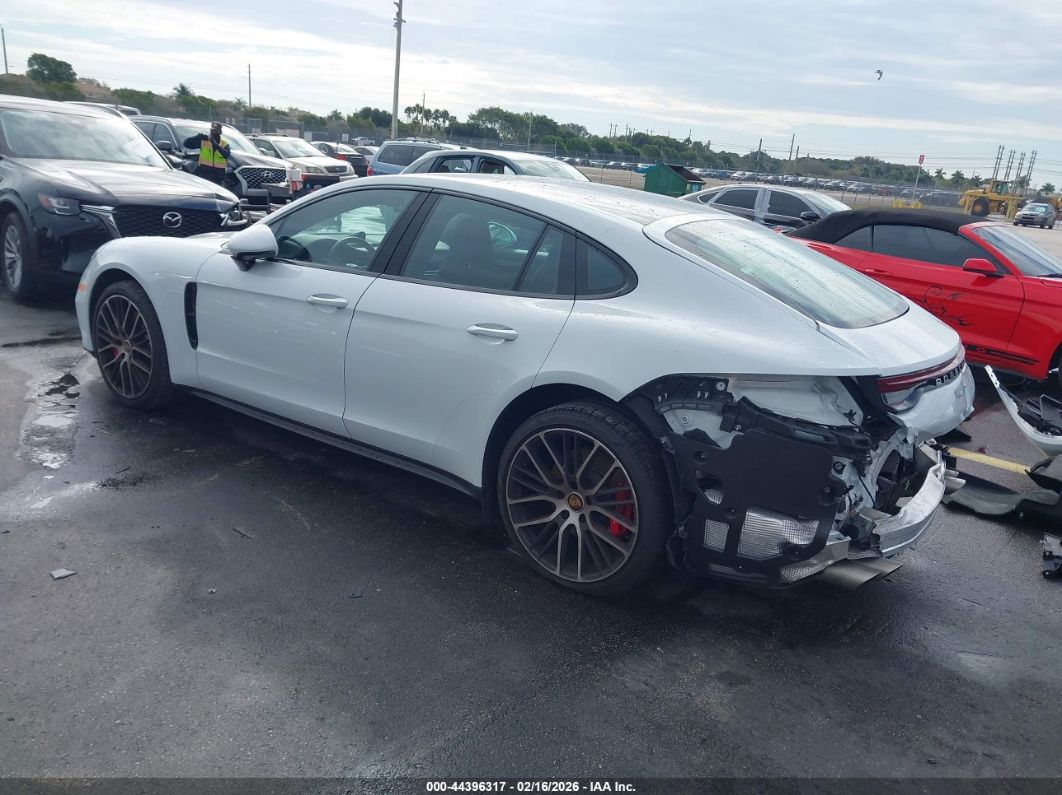 Porsche Panamera 2023