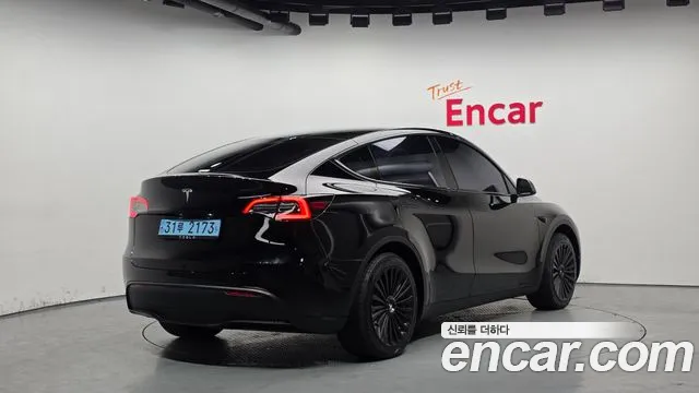 Tesla Model Y 2023