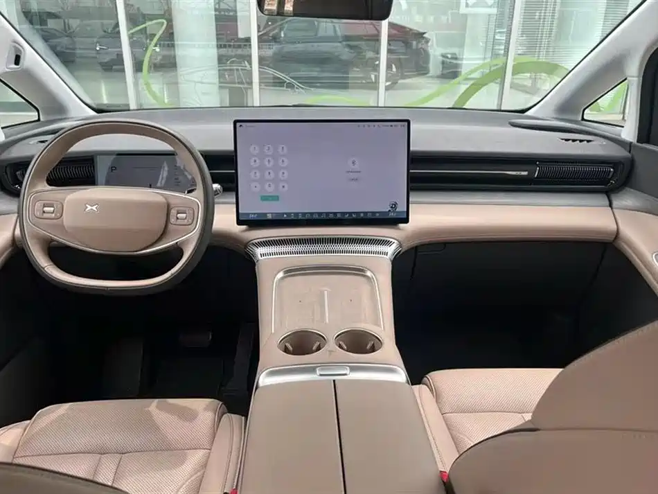 Xpeng X9 2025
