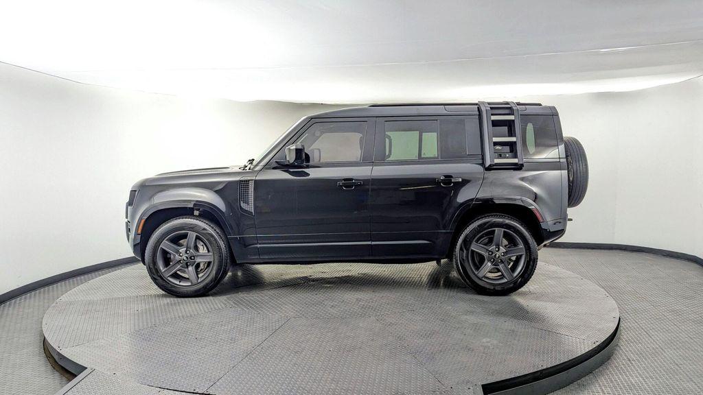 Land Rover Defender 2023