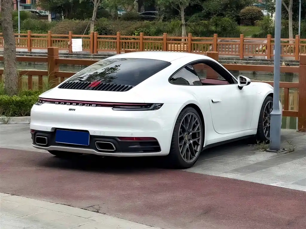 Porsche 911 2023