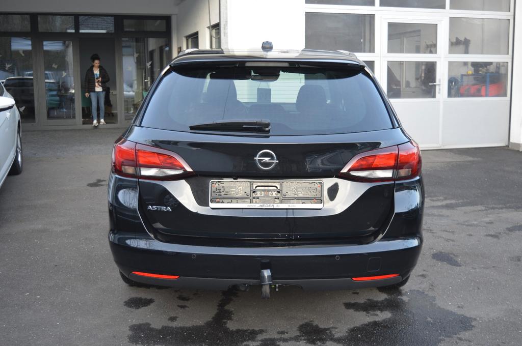 Opel Astra 2022