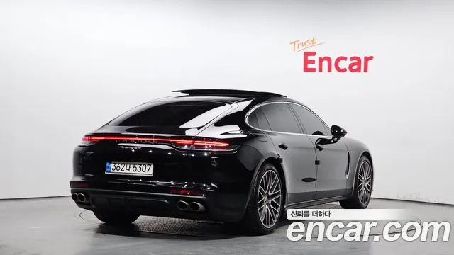 Porsche Panamera 2021