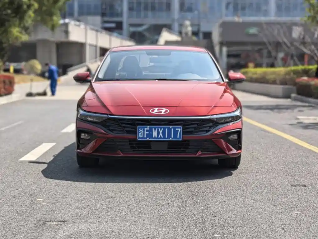 Hyundai Elantra 2024