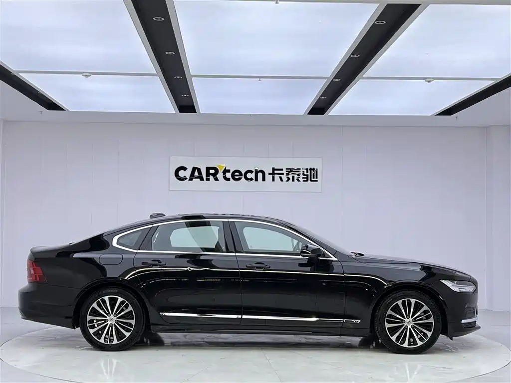 Volvo S90 2025