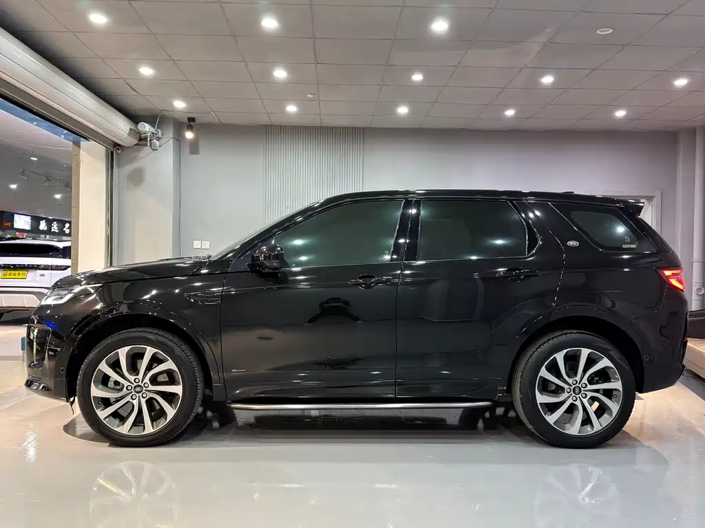 Land Rover Discovery Sport 2021