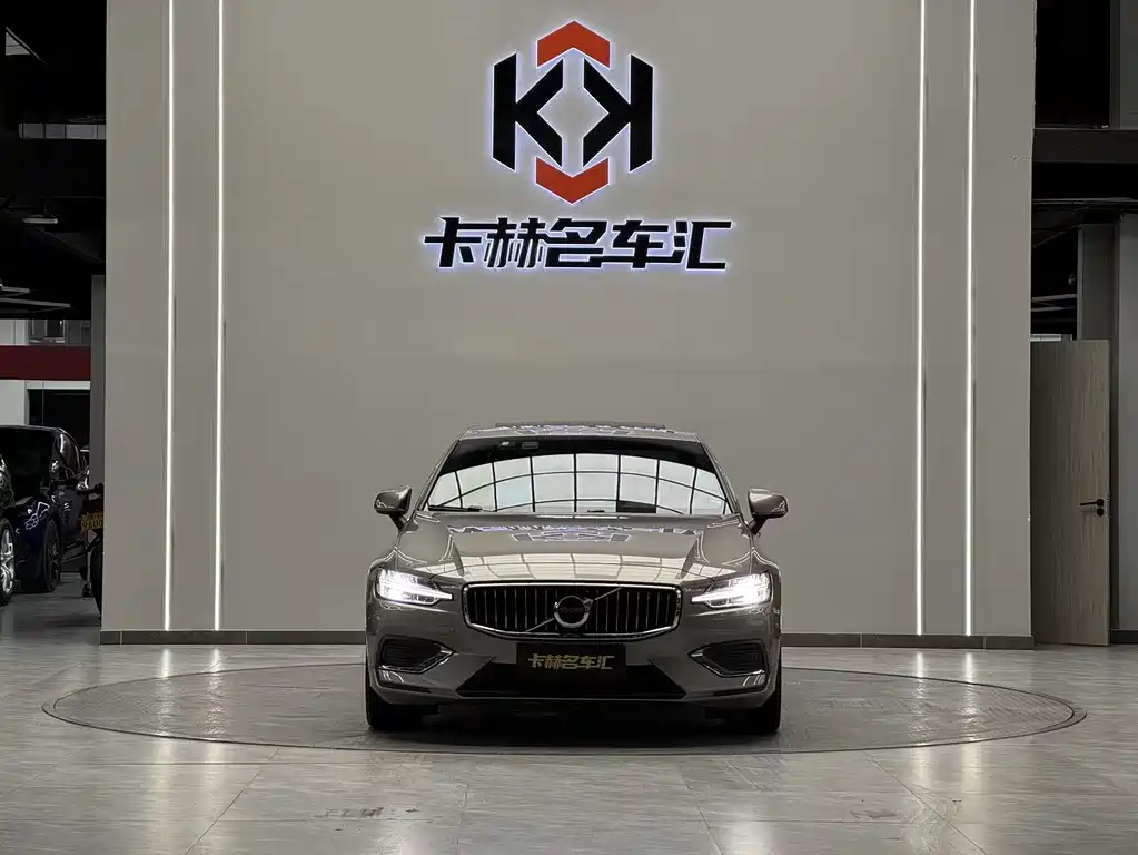 Volvo S60 2022