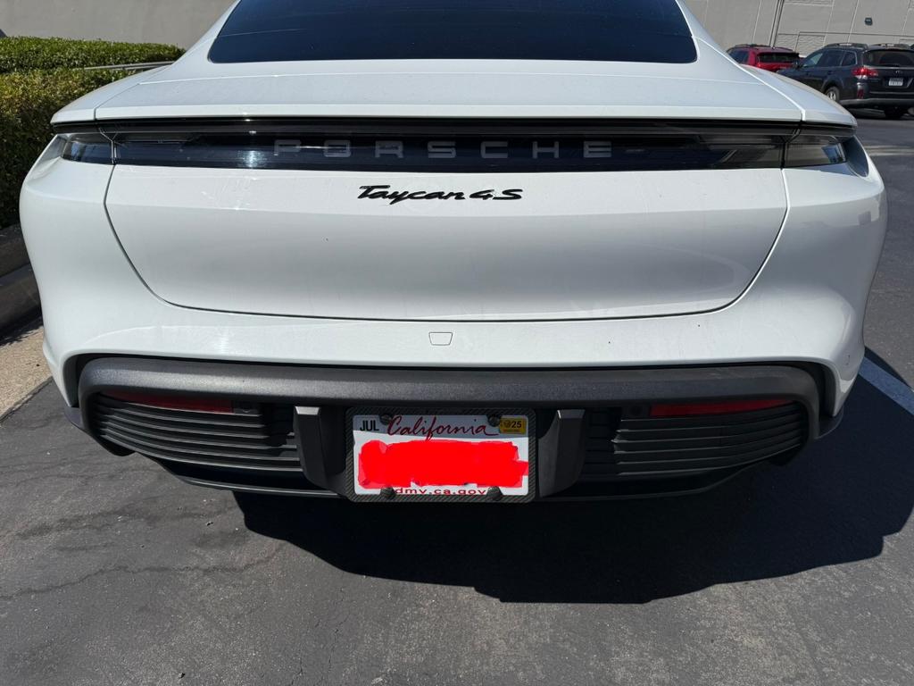 Porsche Taycan 2023