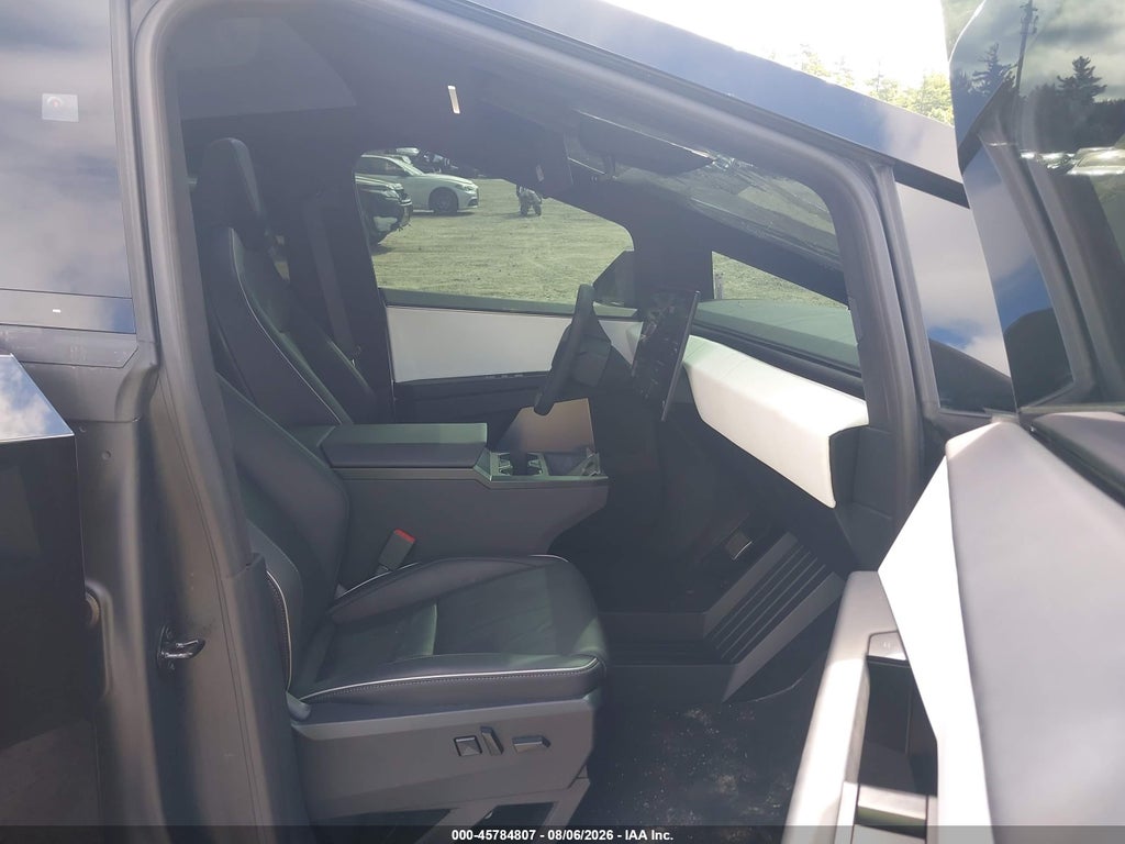 Tesla Cybertruck 2025