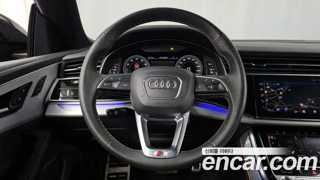 Audi Q8 2021