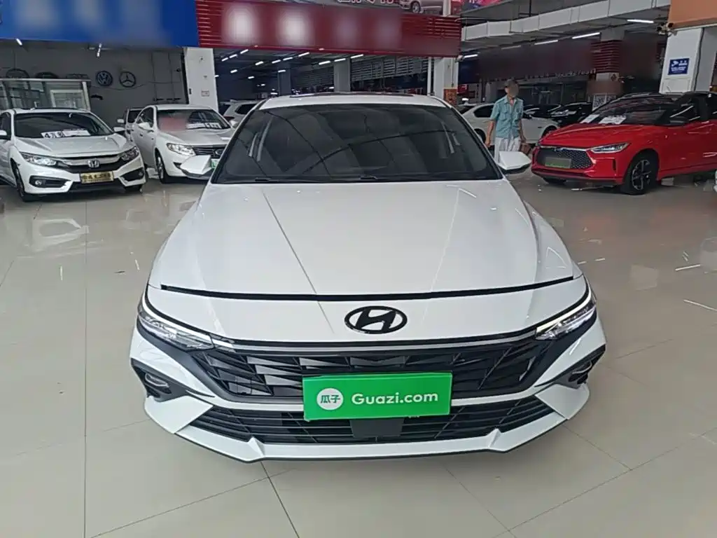 Hyundai Elantra 2025
