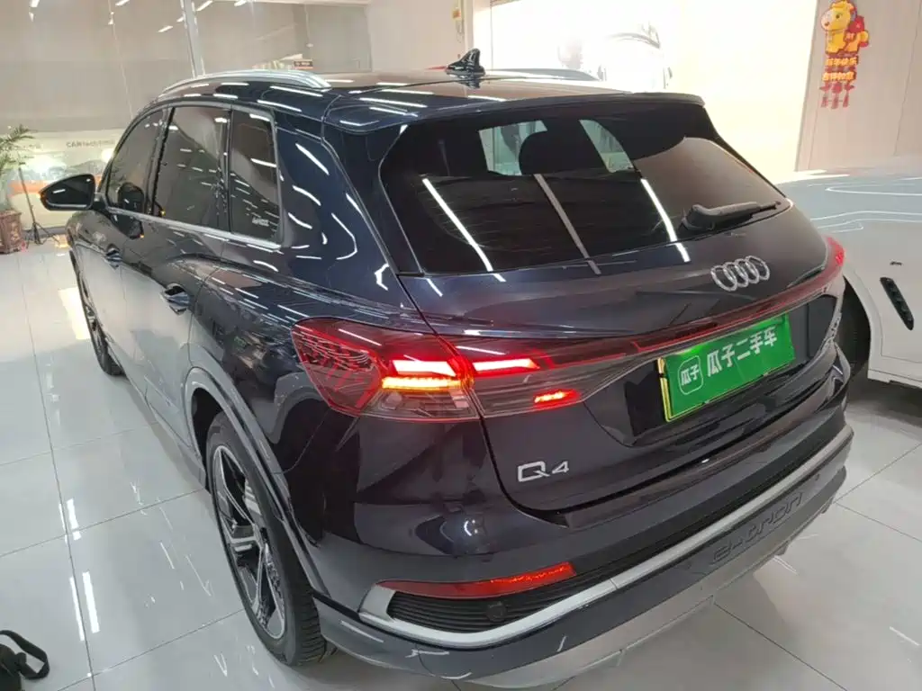 Audi Q4 e-tron 2024
