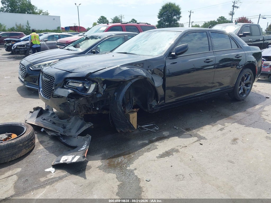 Chrysler 300 2023