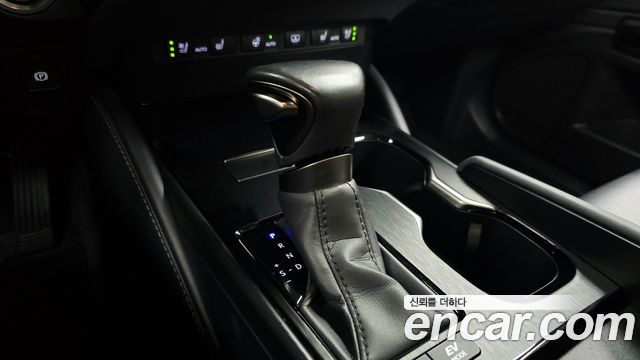 Lexus ES 2023